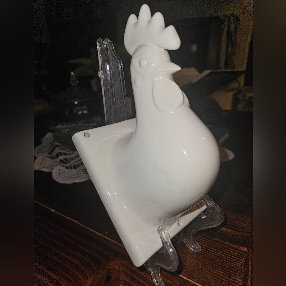Ceramic tea towel/apron hanger
